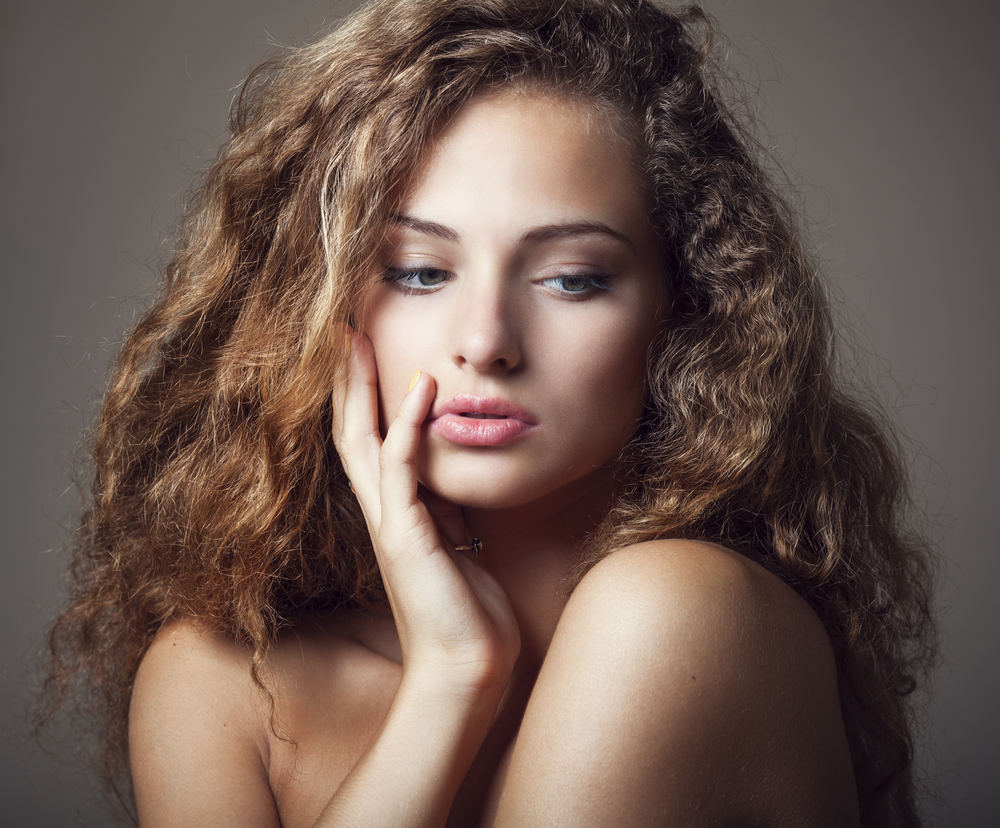 woman with frizzy hair